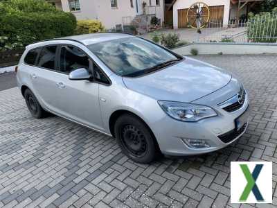 Foto Opel Astra Sports Tourer 1.7 CDTI Design Edition