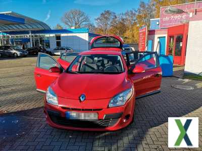 Foto Rote Renault Megane 3 benziner baujahr 2009 - 140000km gelaufen