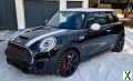 Foto MINI John Cooper Works - 231PS - sehr gepfelgt