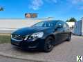 Foto Volvo V60, Diesel, 5 Zylinder, Kombi, Schalter, Xenon, 8-fach bereift, 2 Vorbesitzer