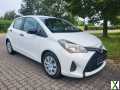Foto Toyota Yaris Basis