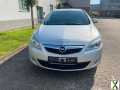 Foto Opel Astra J Sports Tourer Design Edition