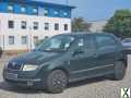 Foto Skoda Fabia 1.4L Maschine grün 4-türig TÜV