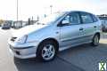 Foto Nissan Almera Tino 1.8