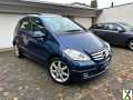 Foto Mercedes-Benz A 180 A -Klasse /Automatik/PDC/Tempo/SHZ/Pano/S-