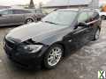 Foto Bmw 325i Touring Automatik *LEDER*PANORAMA*XENON*