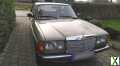 Foto Mercedes-Benz Schöner Oldtimer 200D W123