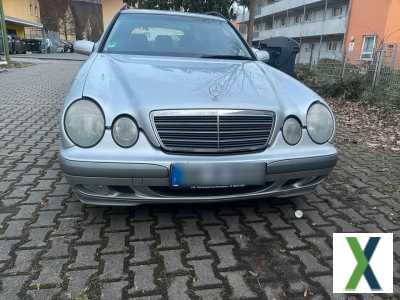 Foto Mercedes Benz t Model E 200