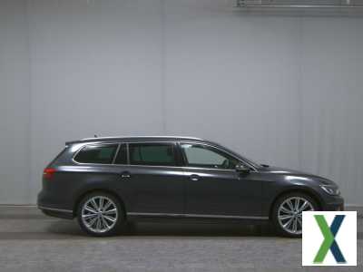 Foto Volkswagen Passat Var. 2.0 TDI R-Line AID Nav LED Ahk DYNA.