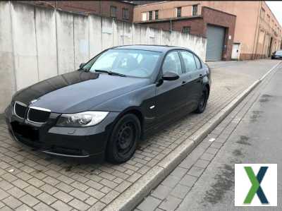 Foto BMW 320i Automatik-Orig. 61tkm-Unfallfrei-NAVI-Xenon-