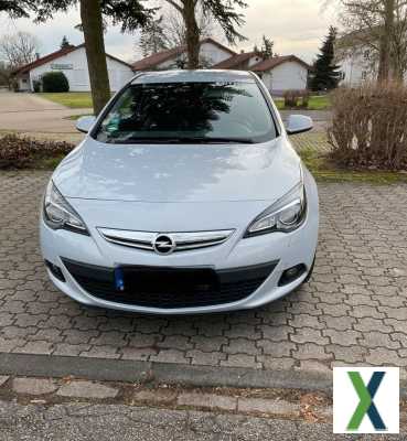 Foto Opel Astra J GTC 2.0