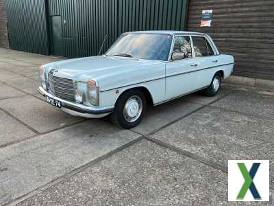 Foto Mercedes Benz W115 240 3.0 diesel 5 Zylinder Mit Schibedach.