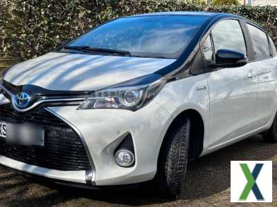 Foto TOYOTA Yaris Hybrid