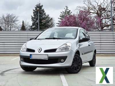 Foto RENAULT CLIO / TÜV 12.2024 / 1. HAND / KLIMA / SERVO / EL. FENSTE