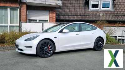 Foto Tesla Model 3 Performance