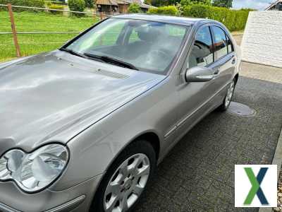 Foto Mercedes C180 Kompressor Elegance mit Anhängerkupplung