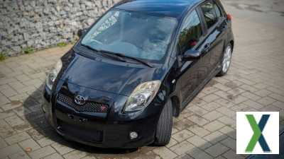 Foto Toyota Yaris 1,8-l-Dual-VVT-i TS TS