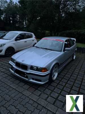 Foto E36 Coupé 318 is