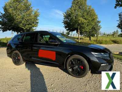 Foto Skoda Octavia Combi RS 2.0 TDI 7-Gang DSG