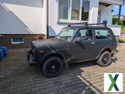 Foto Lada Niva Raptor Lackierung Top Zustand 8 Fach bereift Tüv Neu