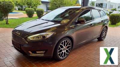 Foto Ford Focus Turnier 1,5 Titanium AHK+Bi-Xenon+Shz+LHZ+