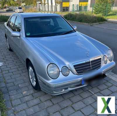 Foto Mercedes E240 (Baujahr 2001)  Top-Zustand, Automatik, 1. Hand