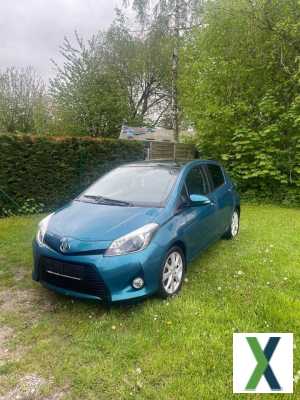 Foto Toyota Yaris Hybrid