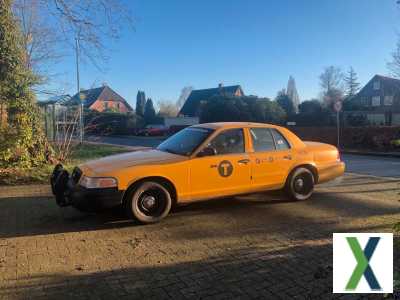 Foto Ford Crown Victoria Police Interceptor Yellow Cab TÜV