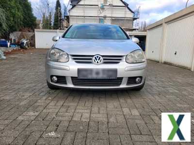 Foto vw Gold 5 mit 2 Jahre tüv